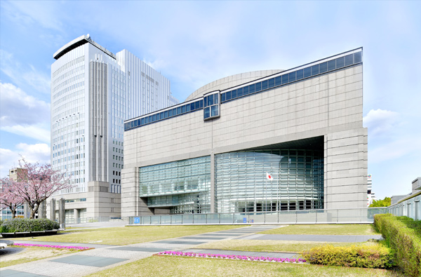 愛知公演 愛知県芸術劇場