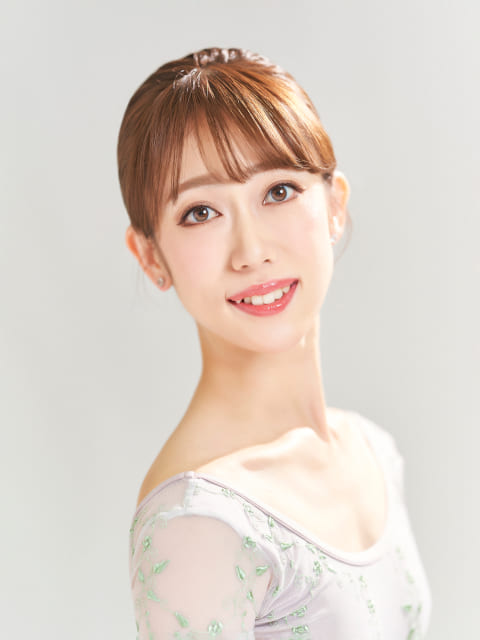 新里茉利絵 – Marie Niizato